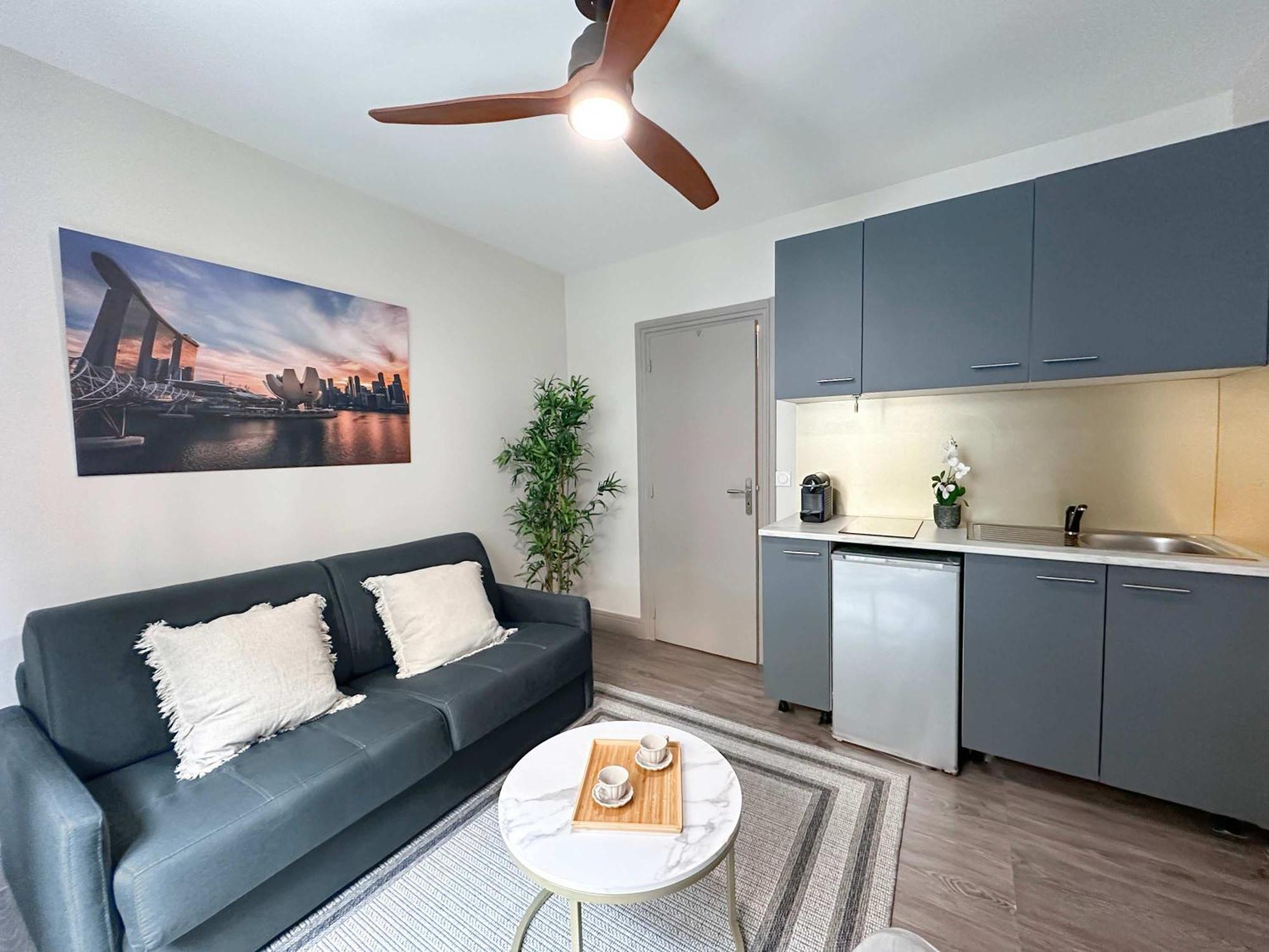 Elegant Escape Near Arc De Triomphe Apartment ปารีส ภายนอก รูปภาพ