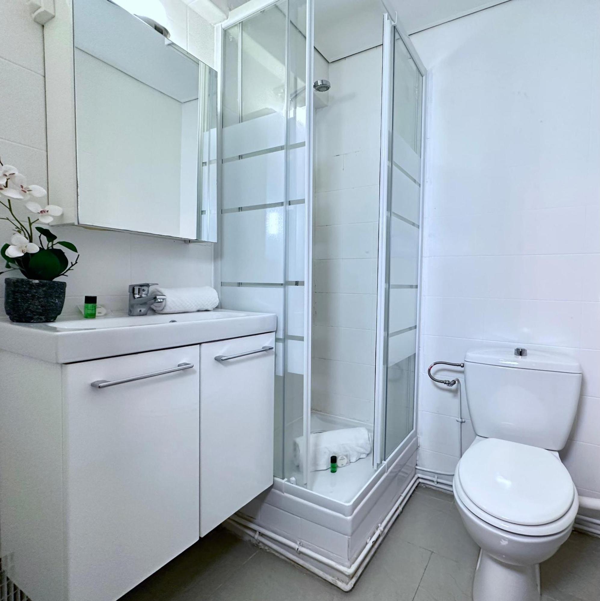 Elegant Escape Near Arc De Triomphe Apartment ปารีส ภายนอก รูปภาพ