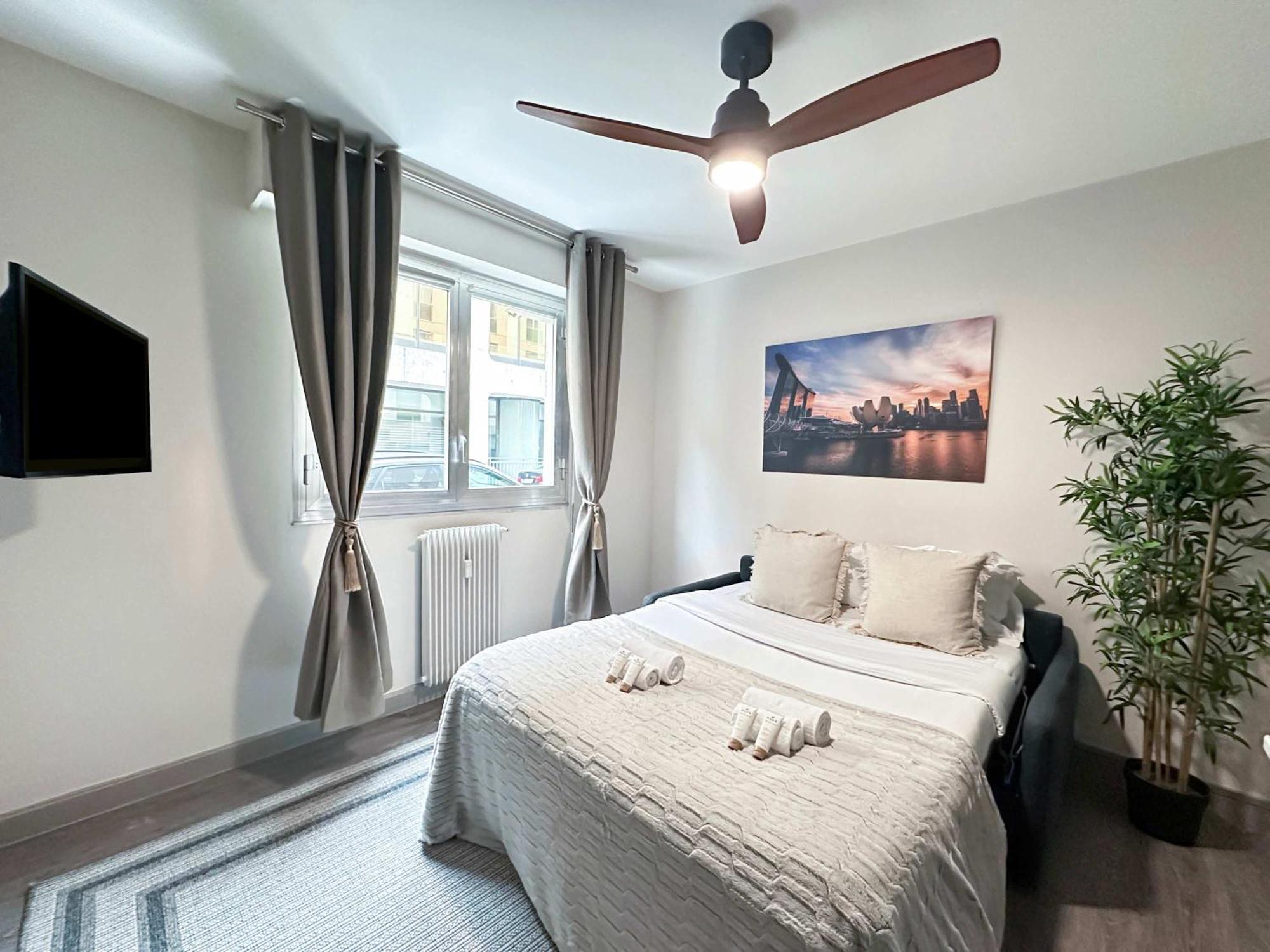 Elegant Escape Near Arc De Triomphe Apartment ปารีส ภายนอก รูปภาพ
