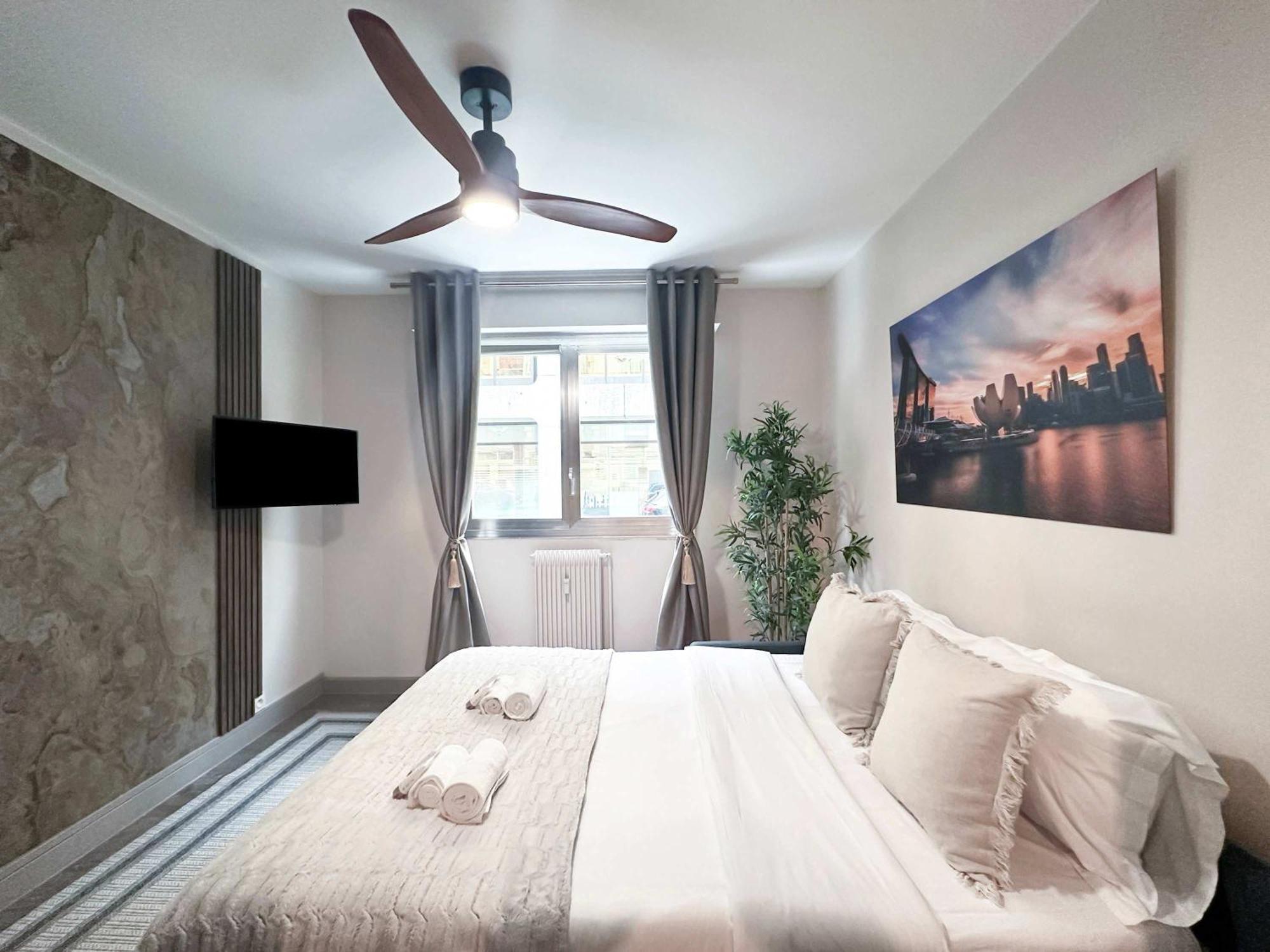 Elegant Escape Near Arc De Triomphe Apartment ปารีส ภายนอก รูปภาพ